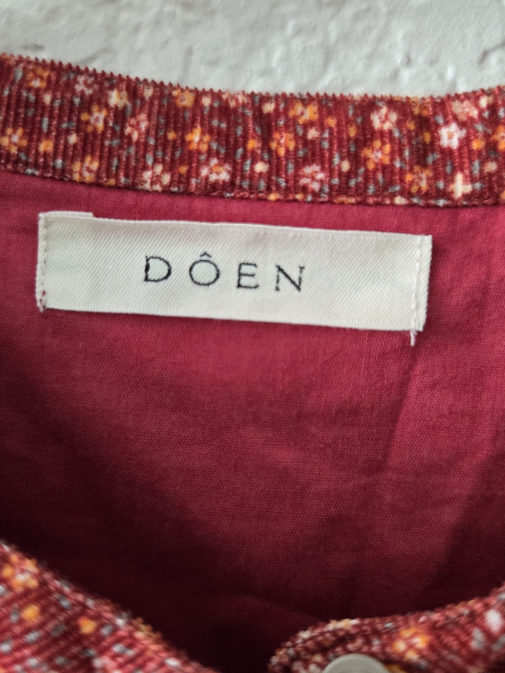 Doen Floral Ruffle Button-Down Top - Picture 2 of 7